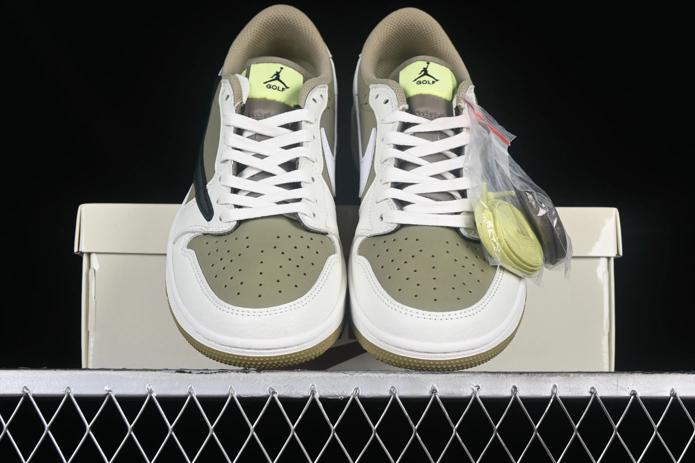 All categories Air Jordan Jordan series basketball shoes Air Jordan 1 Low B1 special price Travis Scott x Air Jordan 1 Low OG AJ1 Joe 1 undercut low FZ3124-200